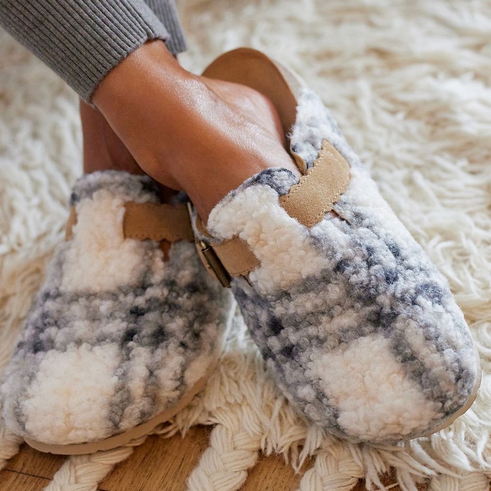 PILCRO Plaid Sherpa-Lined Clogs